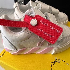 Authentic Off-White Toddler Girl Sneakers Size 24(US 8) Never Worn